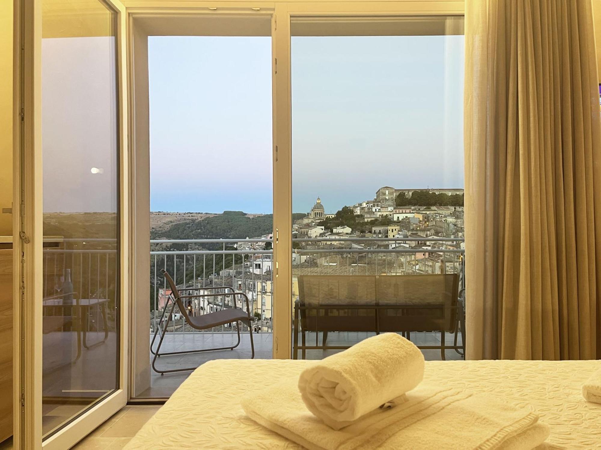 La Casa Di Irene - Suites Con Vista Рагуза Экстерьер фото