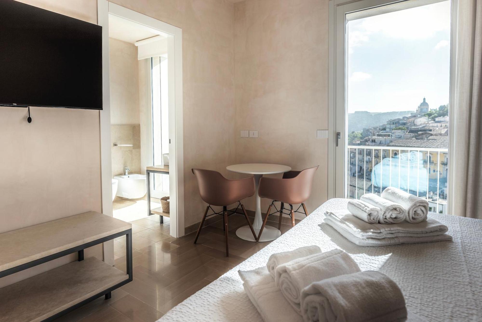 La Casa Di Irene - Suites Con Vista Рагуза Экстерьер фото