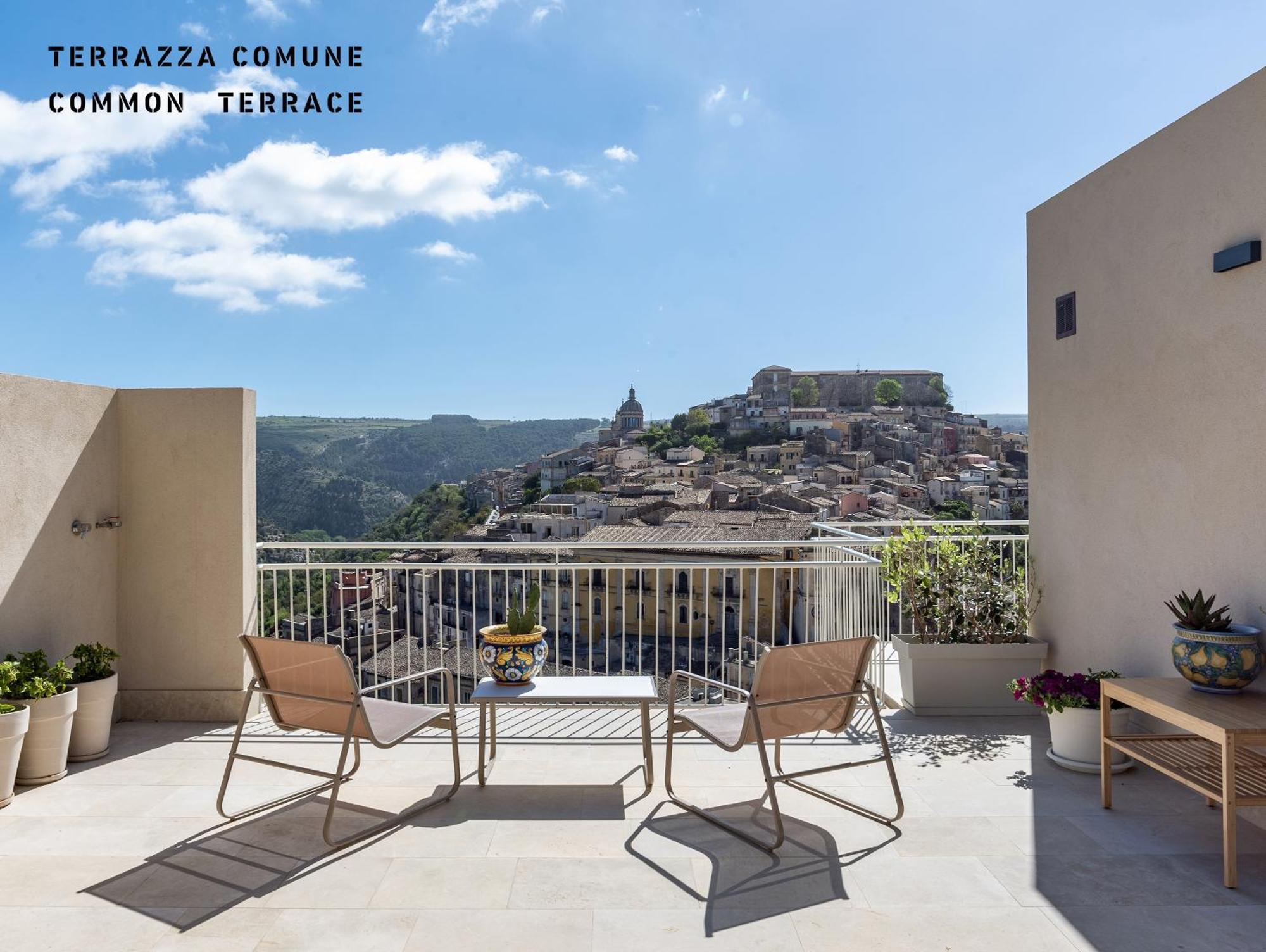 La Casa Di Irene - Suites Con Vista Рагуза Экстерьер фото
