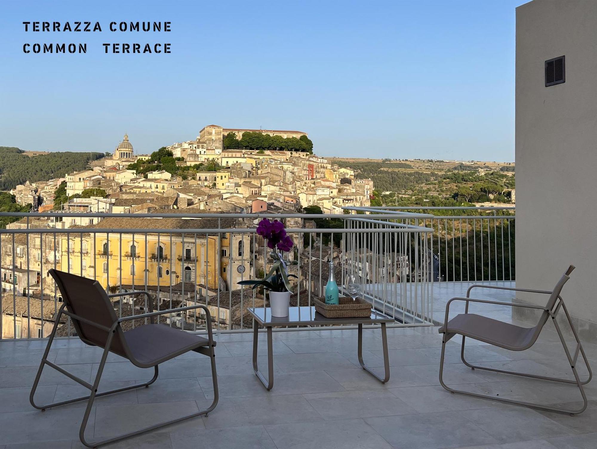 La Casa Di Irene - Suites Con Vista Рагуза Экстерьер фото