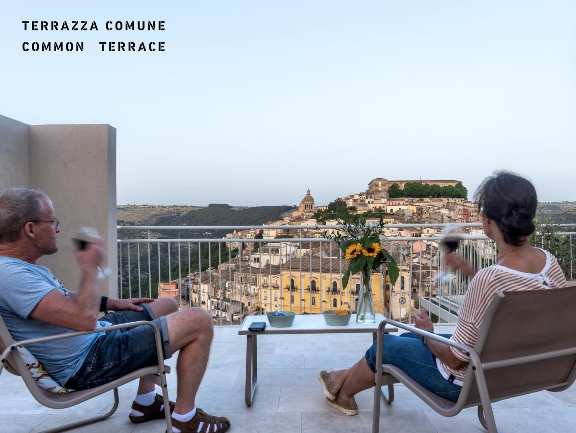 La Casa Di Irene - Suites Con Vista Рагуза Экстерьер фото